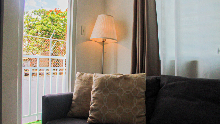 Others 3, Chandelier 202