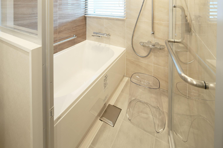 Bathroom 10