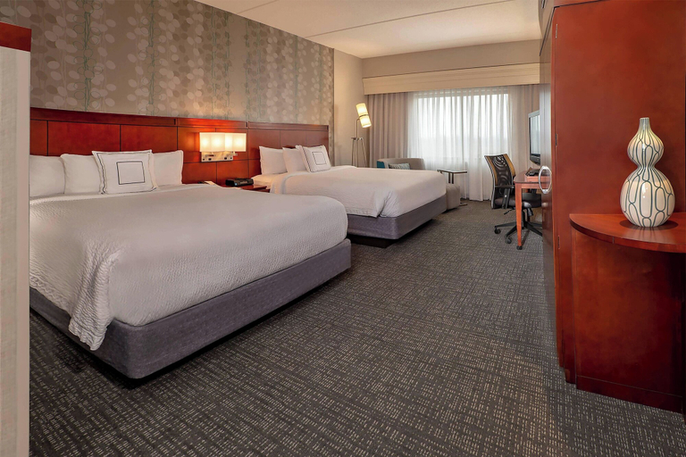 Bedroom 4, Courtyard Marriott Hagerstown, Washington