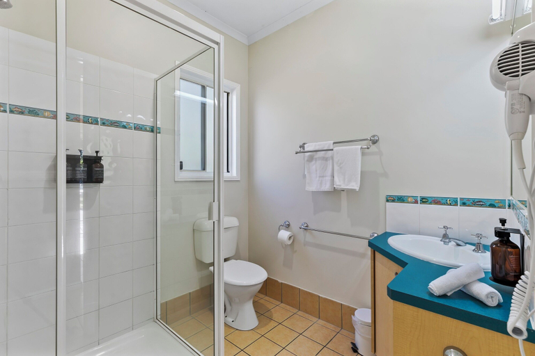 Bathroom 4, Bribie Island Caravan Park, Bribie Island