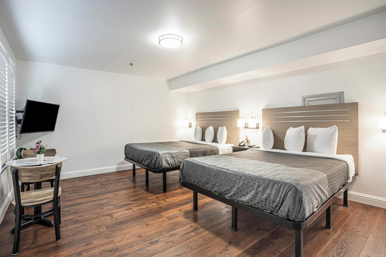 Bedroom 4, The Greens Hotel - Del Paso Blvd, Sacramento