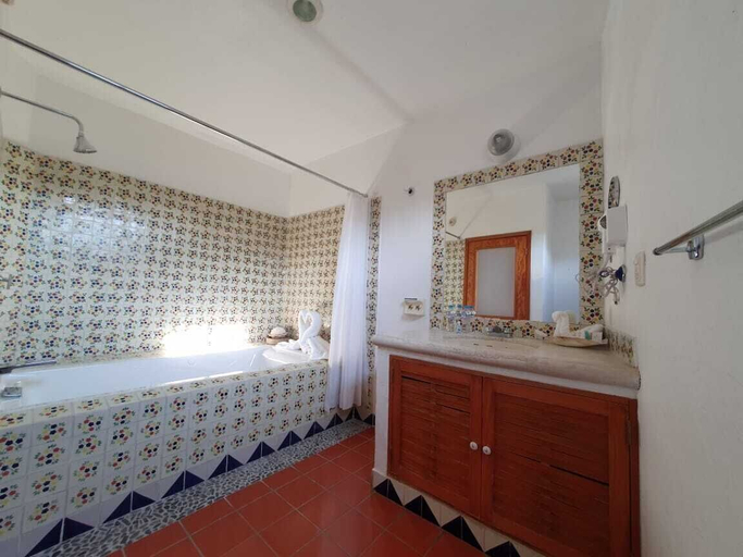Bathroom 5, Hotel Real del Valle Tepoztlan, Tepoztlán