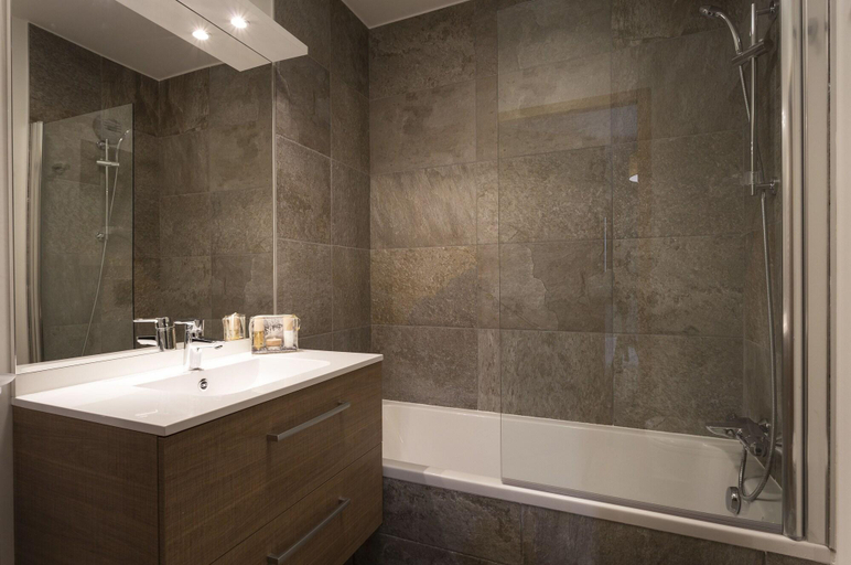 Bathroom 5, Le Diamant Des Neiges, Savoie