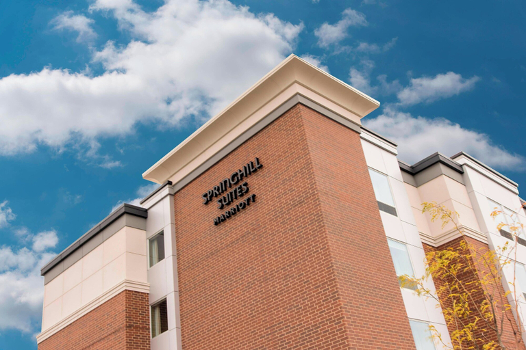 Exterior & Views 2, SpringHill Suites Chicago Southeast/Munster IN, Lake