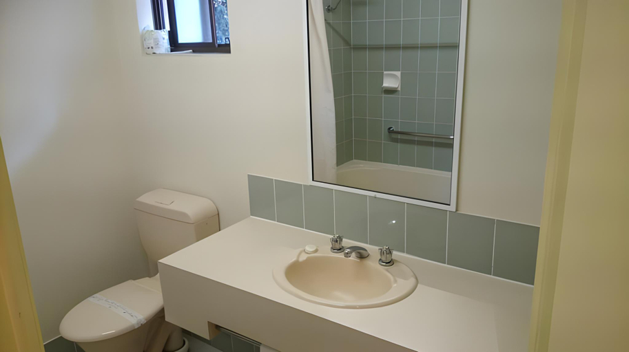 Bathroom 4