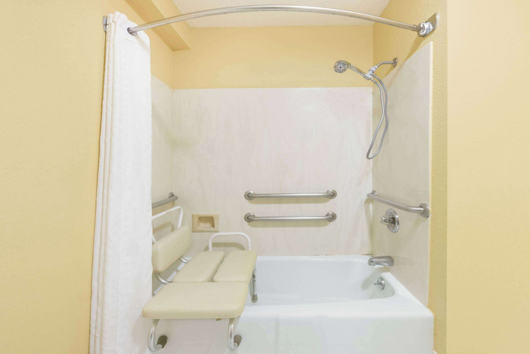 Bathroom 4, Super 8 by Wyndham O'Fallon, Saint Clair