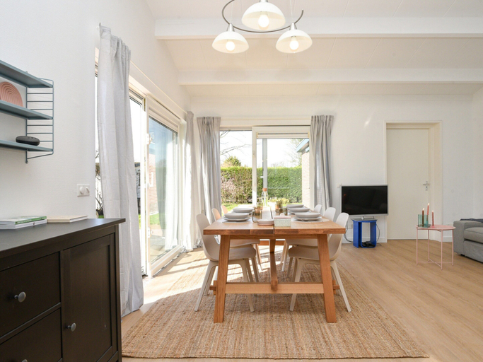 Dining 5, Your Coastal Hideaway, Noord-Beveland