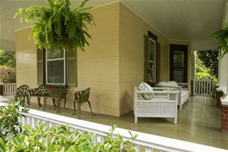 Others 3, The Dailey Renewal Retreat Bed Breakfast, Guilford