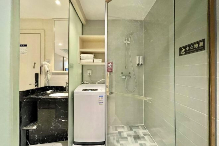 Bathroom 4, Xingyue Hotel (Jiangnan Bus Terminal Dashatian Subway Station), Nanning