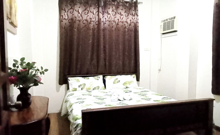Bedroom 2, Liezel's B&B, Palompon
