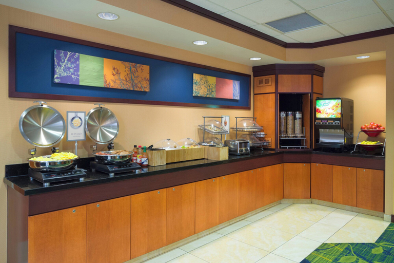 Food & Drinks, Fairfield Inn & Suites by Marriott Lock Haven, Clinton