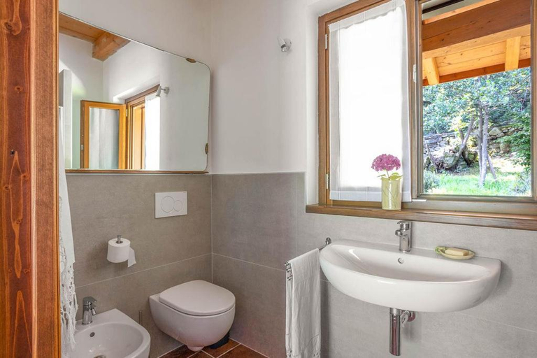 Bathroom 3, La Grubla un rifugio nel bosco, Verbano-Cusio-Ossola