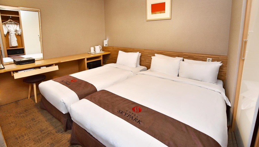 Bedroom 13