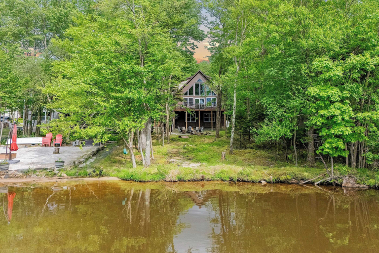 Others 5, Tavern at the Woods by Avantstay Lakefront Views, Hot Tub, Firepit, Game Room, Monroe