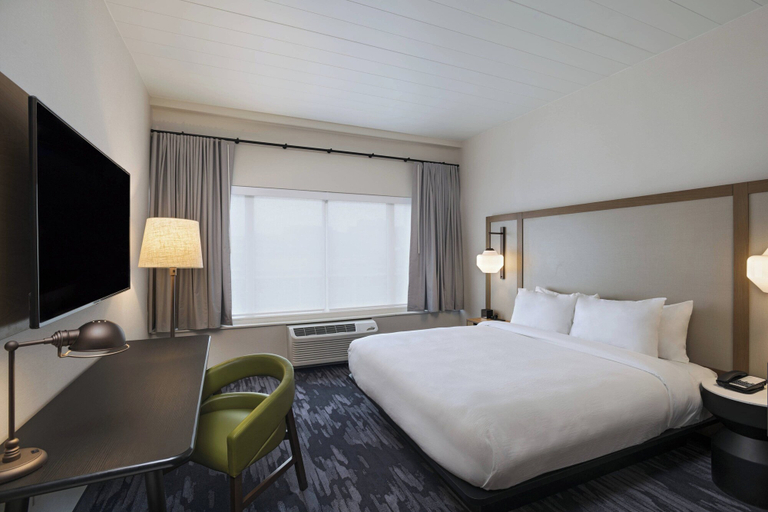 Bedroom 3, Fairfield Inn & Suites by Marriott St. Louis Downtown, Saint Louis