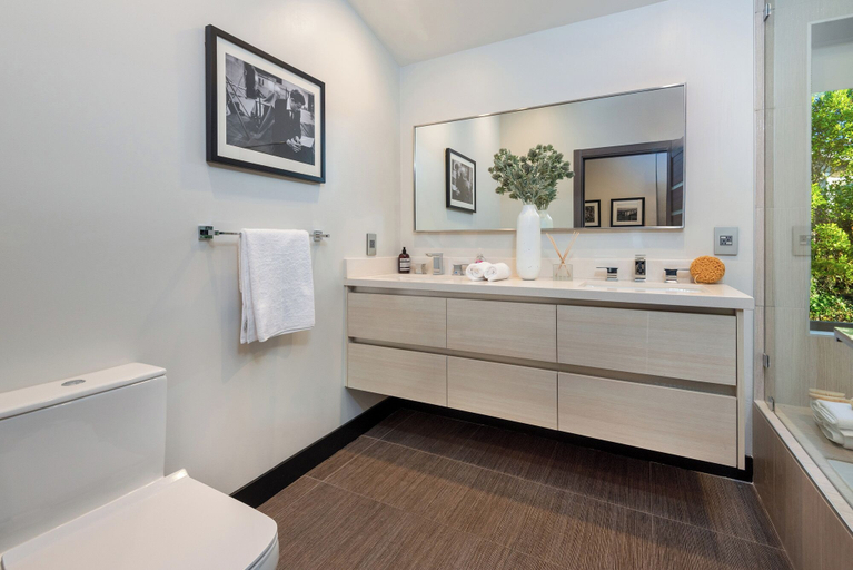 Bathroom 3, Gayle Villa, Los Angeles