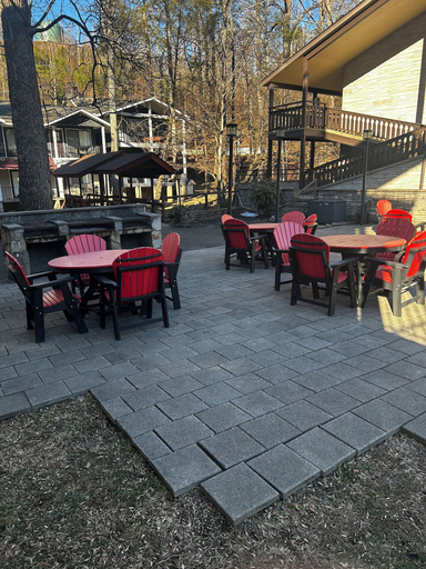 Food & Drinks 5, Brookside Lodge, Sevier