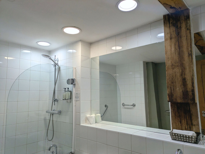 Bathroom 4, The Seven Stars, Herefordshire
