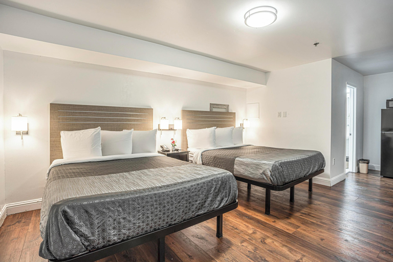 Bedroom 4, The Greens Hotel - Del Paso Blvd, Sacramento