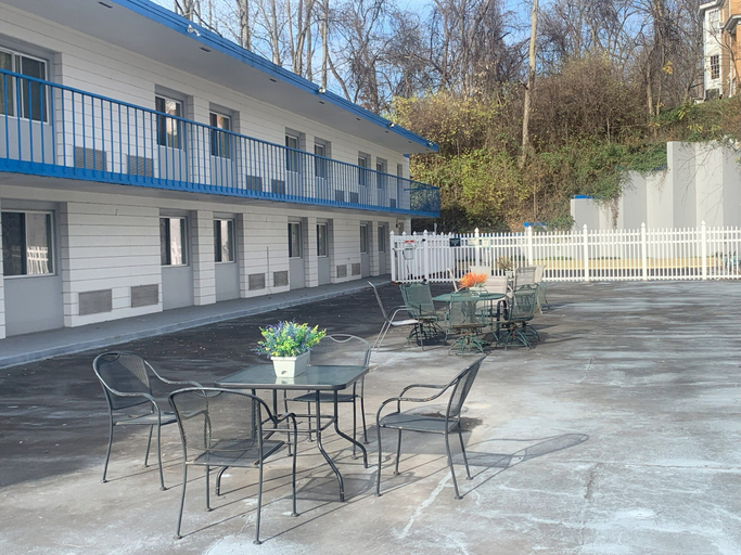 Exterior & Views 2, THE INN- PITTSBURGH, Allegheny