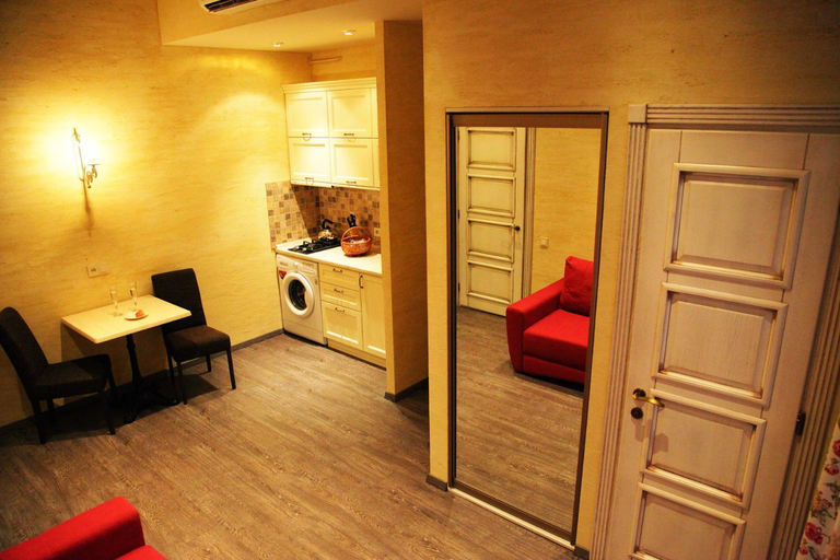 Kitchen 5, Apartment in Deribasovskaya street 13, Odes'ka