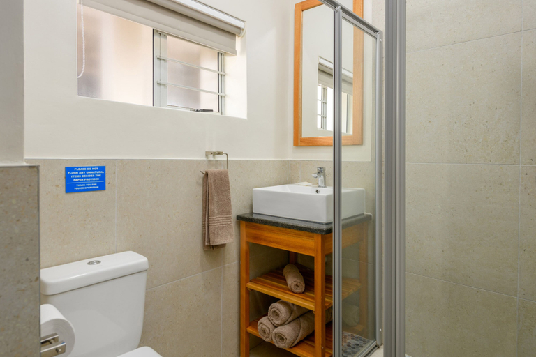 Bathroom 3, Illovo Beach Club, eThekwini