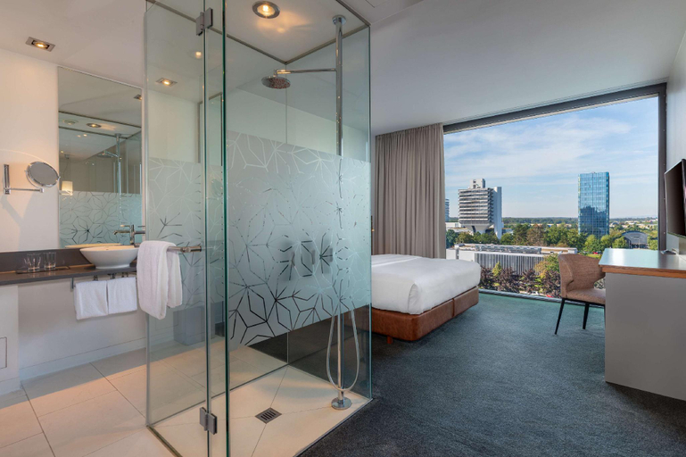 Bathroom 7