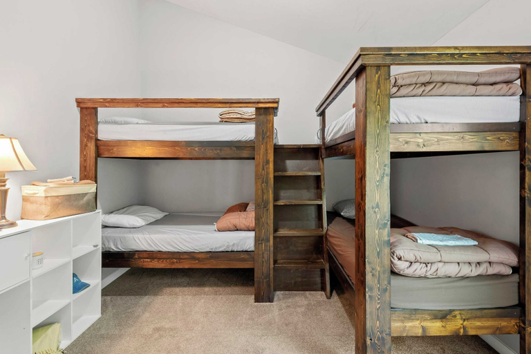 Bedroom 3, Tavern at the Woods by Avantstay Lakefront Views, Hot Tub, Firepit, Game Room, Monroe