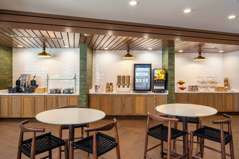 Food & Drinks 4, Fairfield by Marriott Inn & Suites Pensacola Pine Forest, Escambia