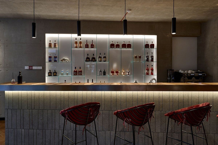 Food & Drinks 5, Dilijani Tun