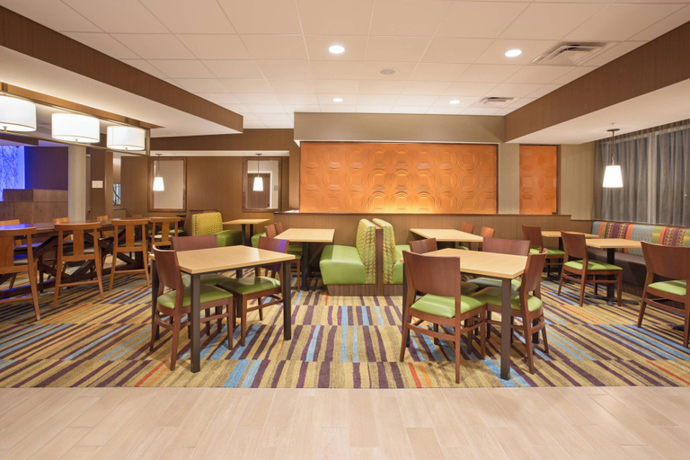 Food & Drinks 4, Fairfield Inn & Suites by Marriott Burlington, Kit Carson