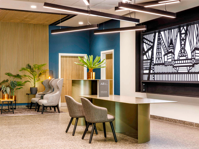 Public Area 3, Mercure Newport, Newport