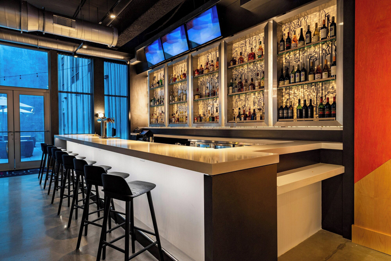Food & Drinks