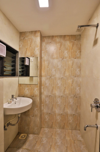 Bathroom 4, Hotel Royal Rituals, Surat