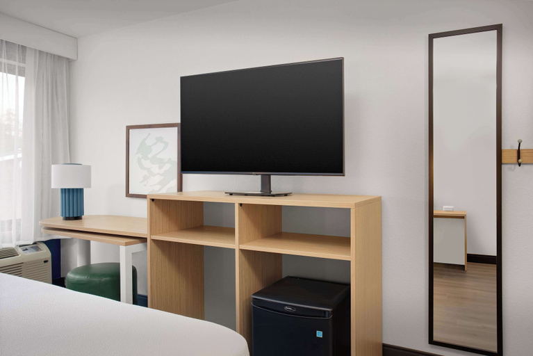 Bedroom 3, Spark by Hilton Atlanta Cumberland Ballpark, Cobb
