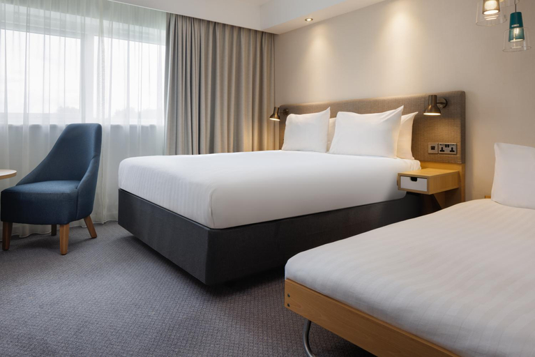 Bedroom 2, Holiday Inn Mansfield Alfreton By IHG, Derbyshire
