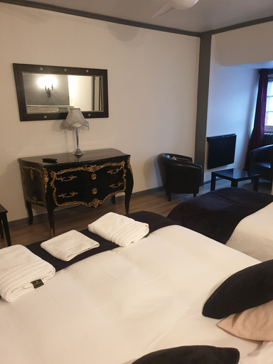 Bedroom 4, Hôtel de l'Ecu, Cher