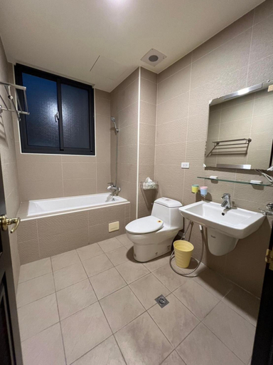 Bathroom 3, Ai Traveling, Yilan