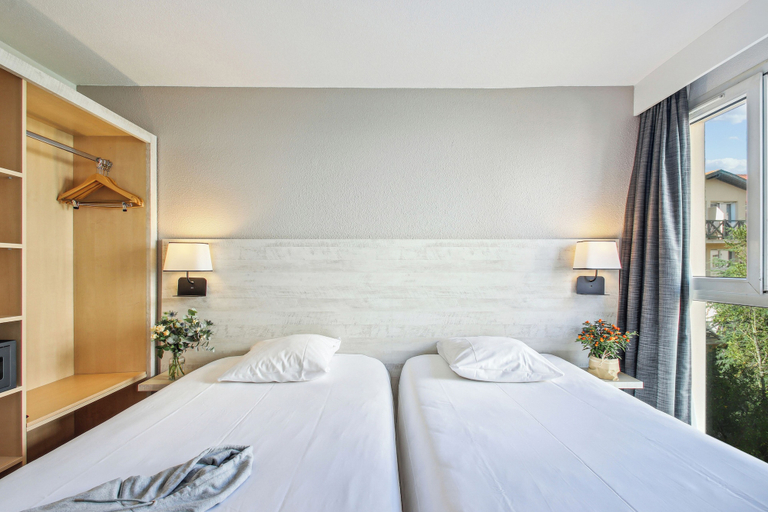 Bedroom 3, Hôtel AKENA Biarritz - Grande plage, Pyrénées-Atlantiques