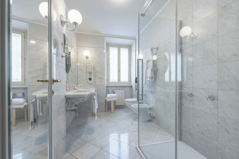 Bathroom 25
