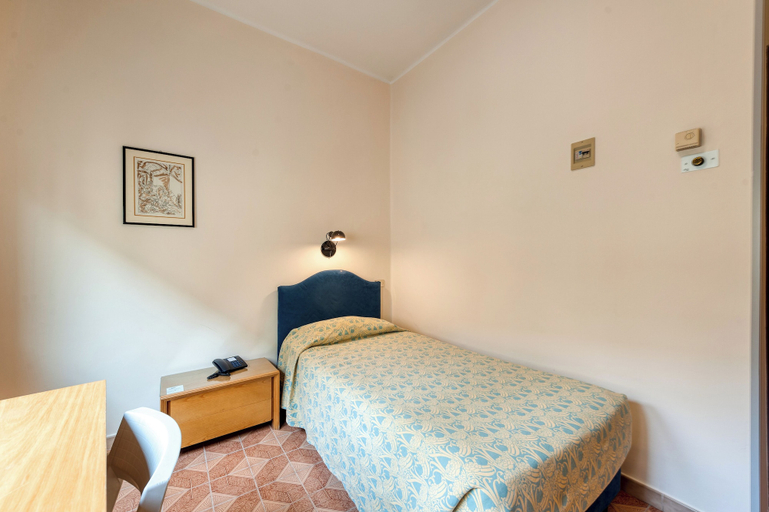 Bedroom 4, Barsotti Hotel, Brindisi