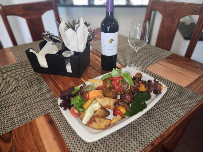 Food & Drinks 5, Fortunesgate Lodge, Bulawayo