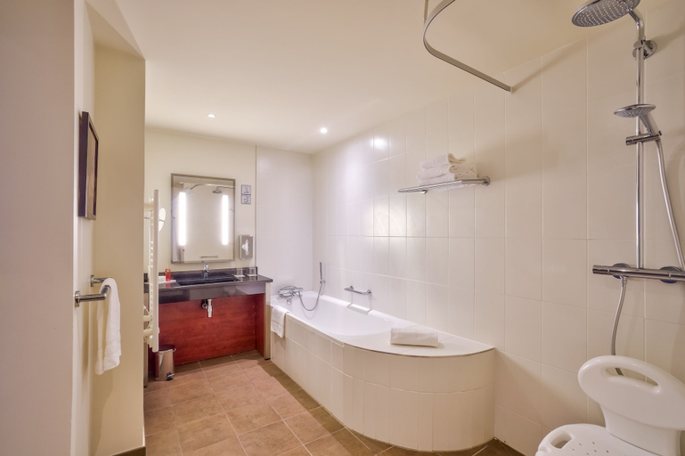 Bathroom 4, Clarion Paris CDG Airport, Val-d'Oise