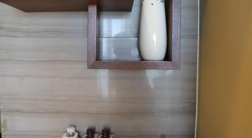 Bathroom 15