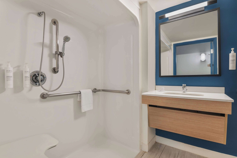Bathroom 3, Spark by Hilton St. Augustine Historic District, Saint Johns