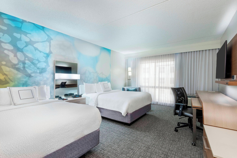 Bedroom 3, Courtyard by Marriott Tampa Downtown, Hillsborough