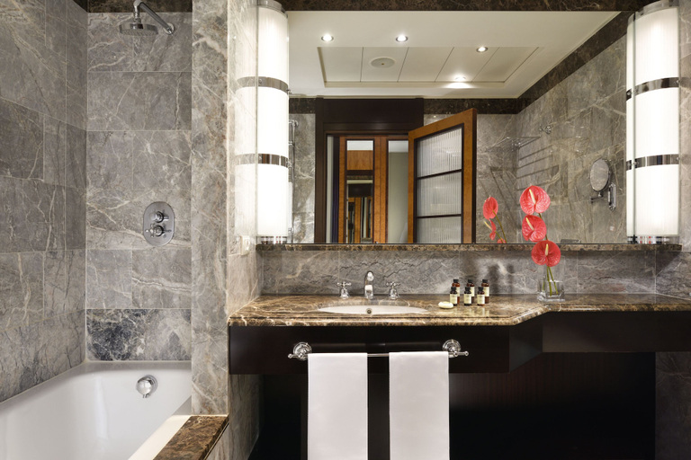 Bathroom 13