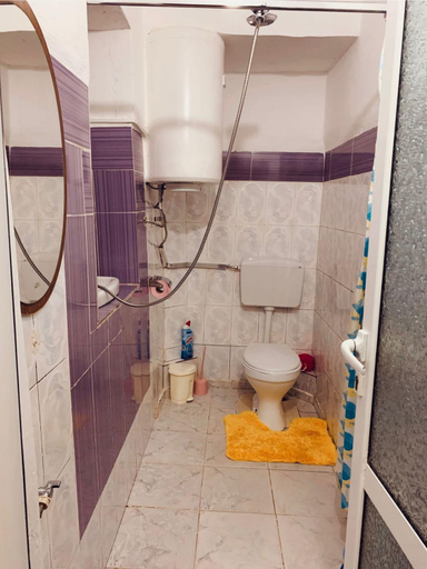 Bathroom 2, Guest House Rejana, Beratit