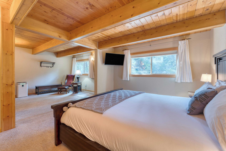 Bedroom, Ember by AvantStay, El Dorado