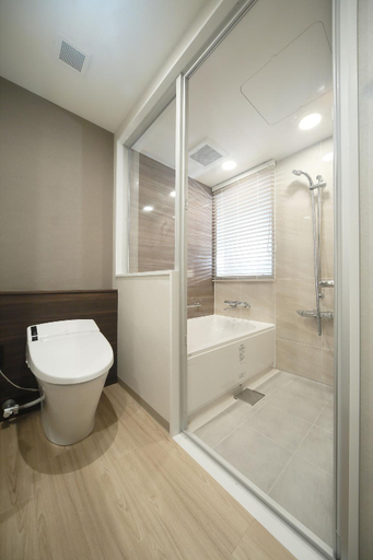 Bathroom 12